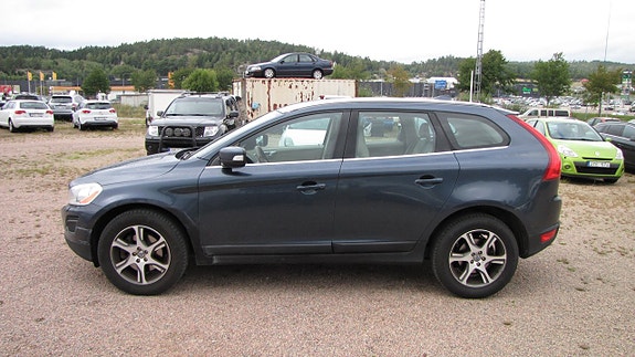 Volvo XC60 4 of 10