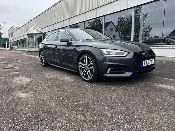 Audi A5 2 of 9