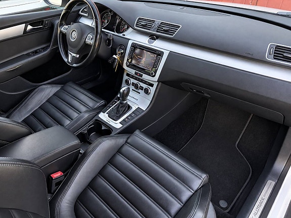 Volkswagen Passat Alltrack 9 of 22