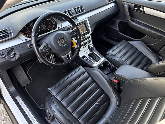 Volkswagen Passat Alltrack 6 of 22