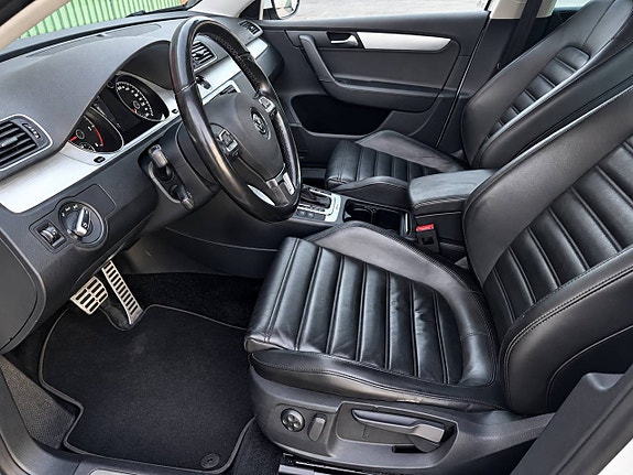 Volkswagen Passat Alltrack 8 of 22