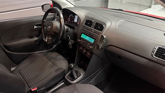 Volkswagen Polo 17 of 23
