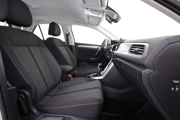 Volkswagen T-Roc 13 of 23