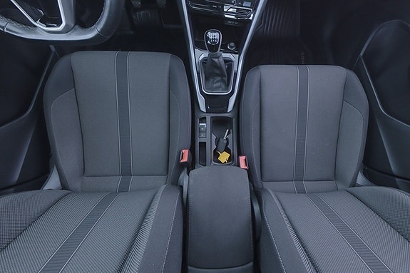 Volkswagen T-Roc 9 of 23