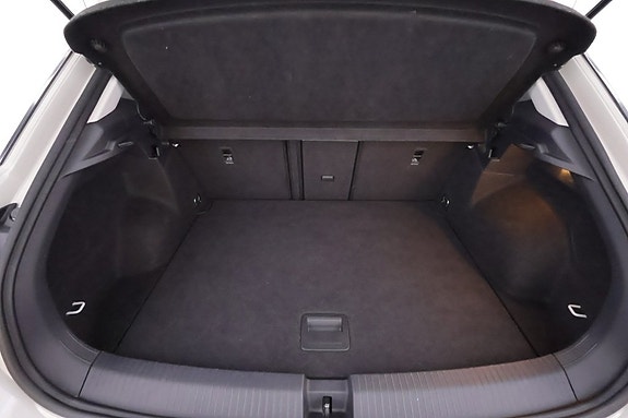 Volkswagen T-Roc 10 of 23