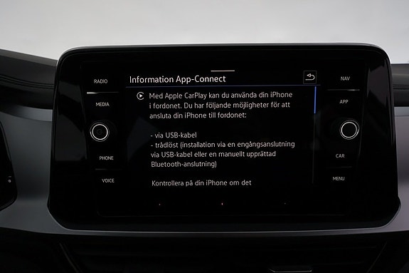 Volkswagen T-Roc 19 of 23
