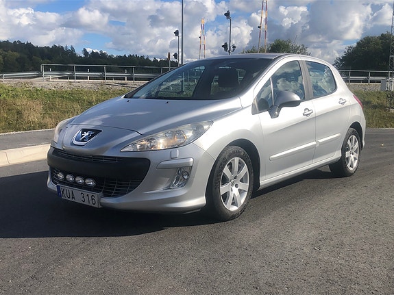 Peugeot 308 3 of 9