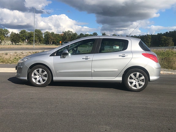 Peugeot 308 5 of 9