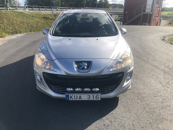 Peugeot 308 6 of 9
