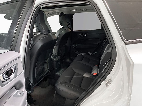 Volvo XC60 7 of 19