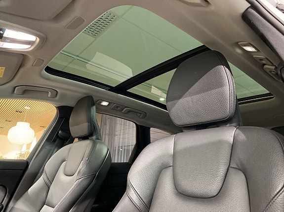 Volvo XC60 16 of 19