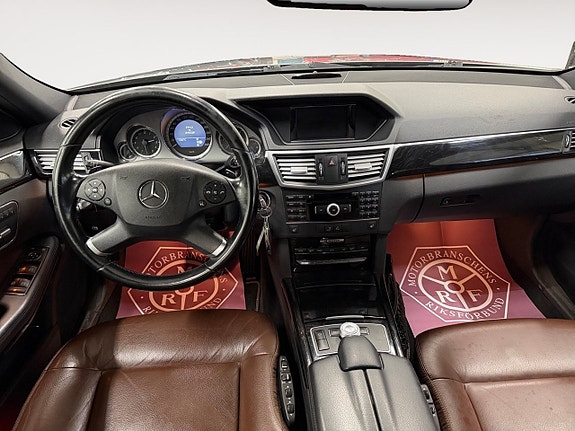 Mercedes-Benz E350 11 of 17