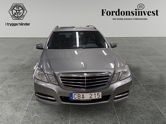 Mercedes-Benz E350 8 of 17
