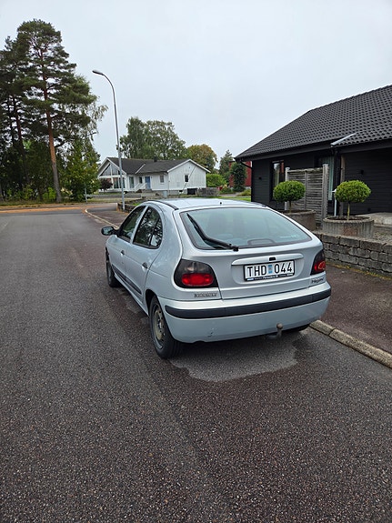 Renault Megane I 2 of 7