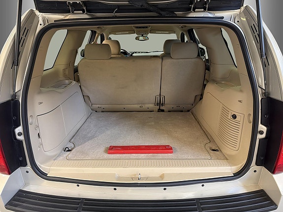 Chevrolet Tahoe 13 of 30