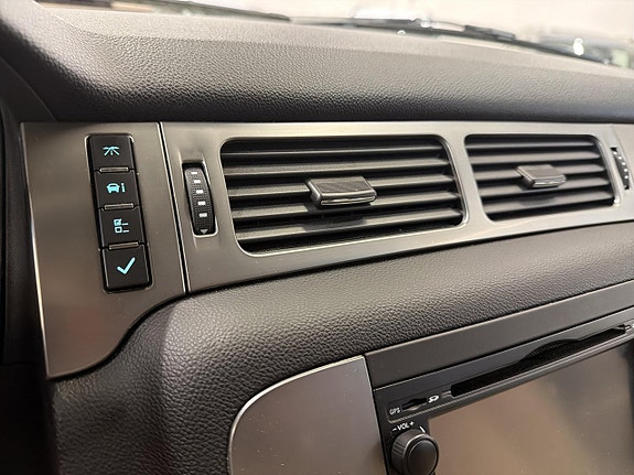 Chevrolet Tahoe 22 of 30