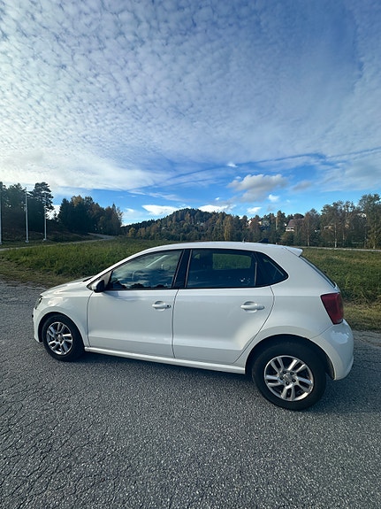 Volkswagen Polo 2 of 6