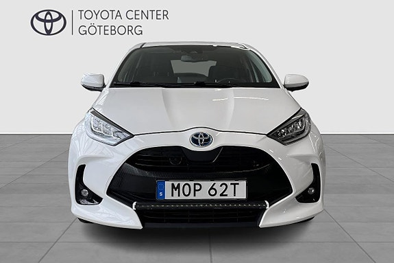 Toyota Yaris 8 of 13