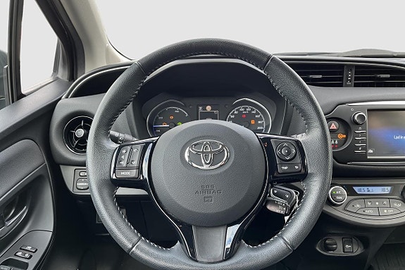 Toyota Yaris 11 of 12