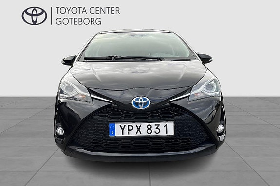 Toyota Yaris 7 of 12