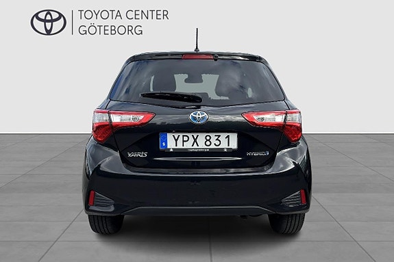 Toyota Yaris 6 of 12