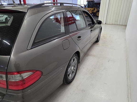 Mercedes-Benz E280 6 of 10
