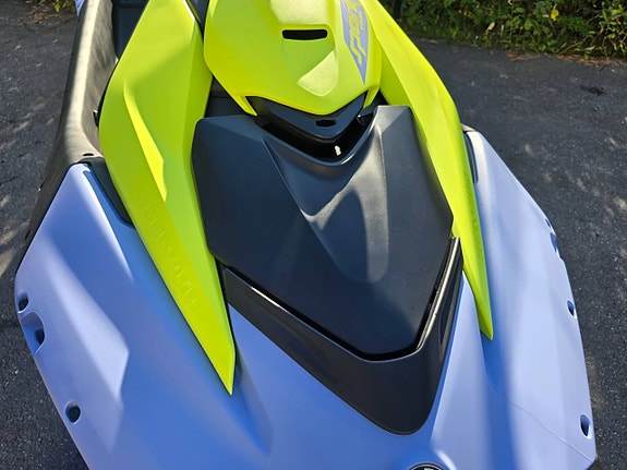 Sea-Doo Spark Trixx 1 up -2024 med 16 timmar 8 of 12
