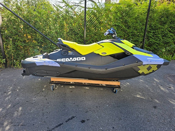 Sea-Doo Spark Trixx 1 up -2024 med 16 timmar 4 of 12