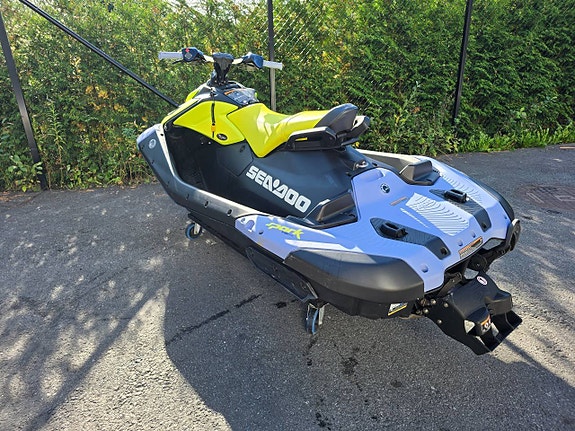 Sea-Doo Spark Trixx 1 up -2024 med 16 timmar 5 of 12