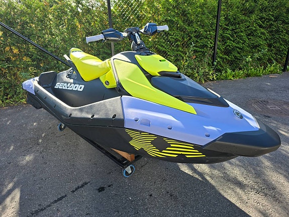 Sea-Doo Spark Trixx 1 up -2024 med 16 timmar 2 of 12