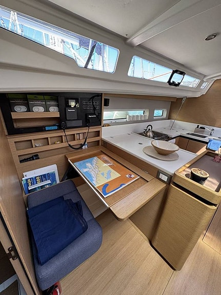 Jeanneau Sun Odyssey 440 –svenskägd och redo för Medelhavet 5 of 12
