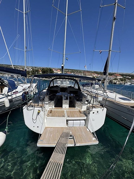 Jeanneau Sun Odyssey 440 –svenskägd och redo för Medelhavet 2 of 12