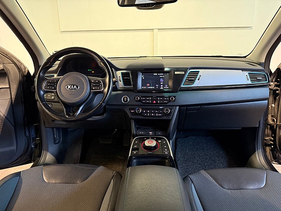 Kia Niro 2 of 15