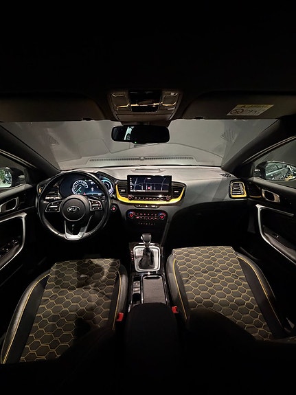Kia XCeed 17 of 17
