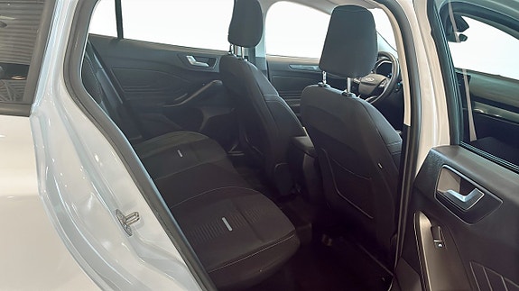 Ford Focus 5 of 12