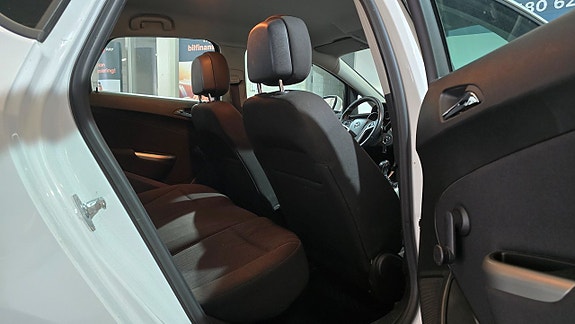 Opel Astra 8 of 12