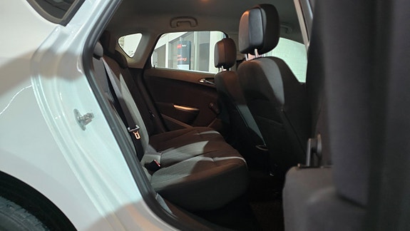 Opel Astra 9 of 12