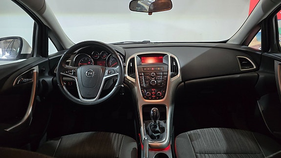 Opel Astra 10 of 12