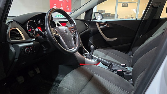 Opel Astra 11 of 12