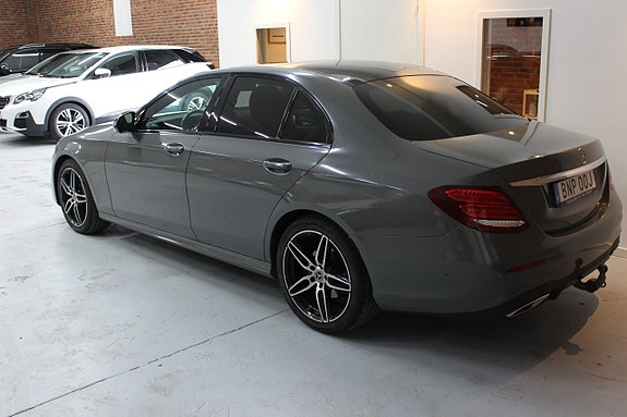 Mercedes-Benz E220 d 3 of 27