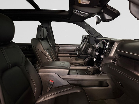 Dodge RAM 1500 16 of 27