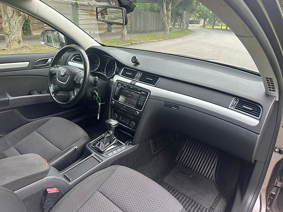 Skoda Superb 15 of 22