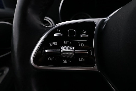 Mercedes-Benz GLC300 e 18 of 24
