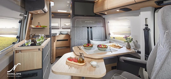 Malibu Van Comfort GT Skyview 640 LE 4 of 4