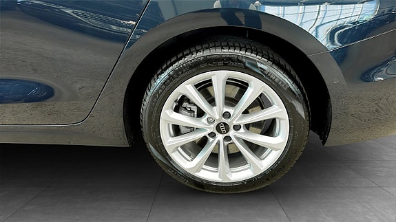 Audi A5 6 of 12