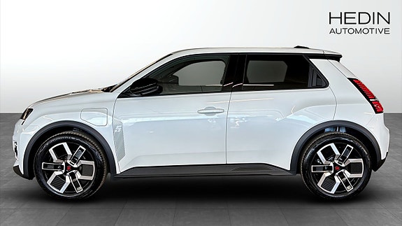 Renault 5 E-Tech 6 of 10