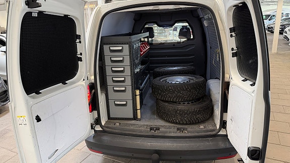 Volkswagen Caddy Maxi 10 of 18