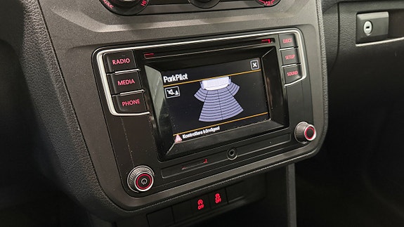 Volkswagen Caddy Maxi 16 of 18