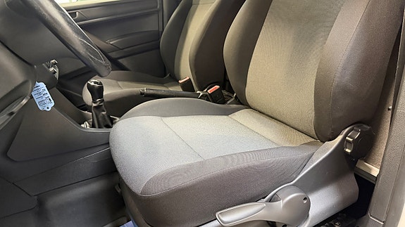 Volkswagen Caddy Maxi 14 of 18