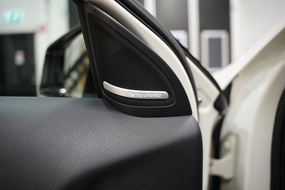 Mercedes-Benz GLA220 d 9 of 23